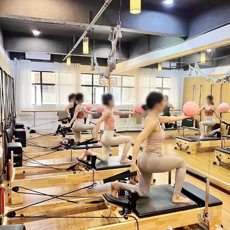Yoga And Fitness Studio - أحدث معدات بيلاتيس المصلح لعام 2025،