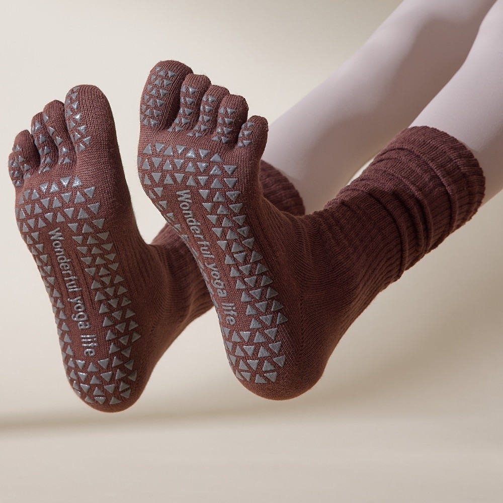 خمسة أصابع الرياضة تو الجوارب  - مراجعة Yoga Toe Separator وسعره